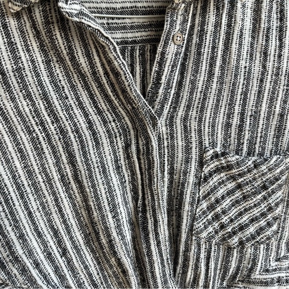 Free People Lust For Life Crop Top Sz S Twist Front Stripe Black White EUC - Picture 13 of 16